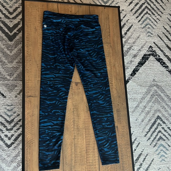 FABLETICS WOMEN'S Blue Camo Print Stretch Leggings - Picture 6 of 13